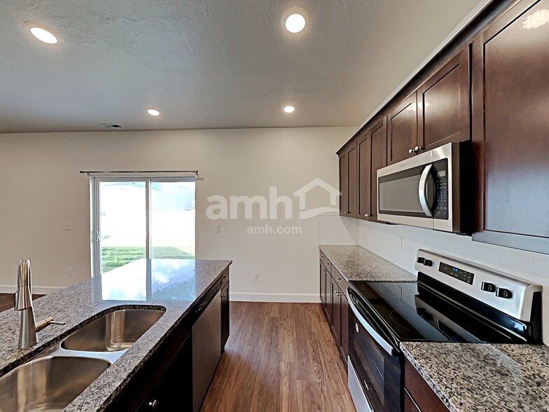 Building Photo - 2329 Surry Way
