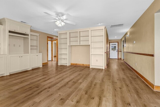 Building Photo - 7581 Cr333