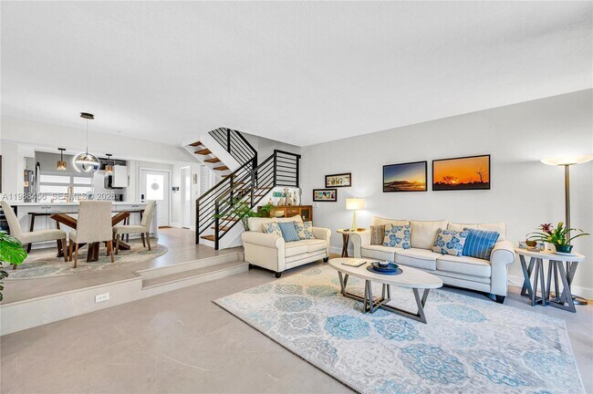 Building Photo - 7018 SW 53rd Ln