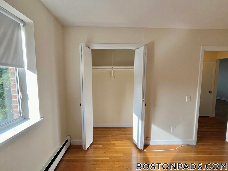 Building Photo - 75 Gardner St