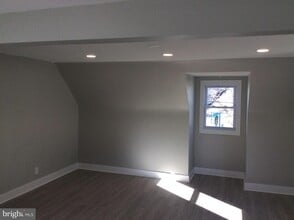 Building Photo - 1168 Romano Ave