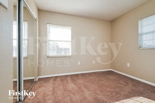 Building Photo - 839 Sherwood Dr