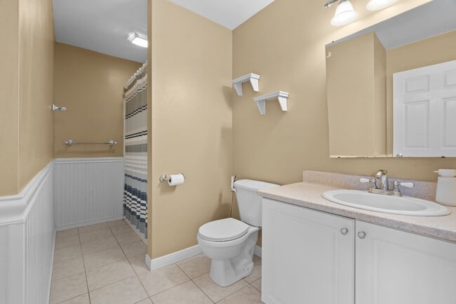 Building Photo - 179 Littleton Rd