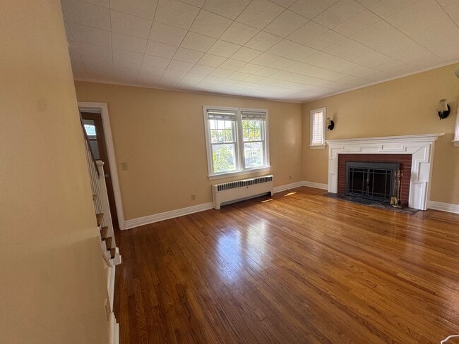 Building Photo - Adorable Single Family Home In Southeast P...
