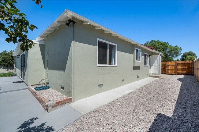 Building Photo - 16824 Calahan St