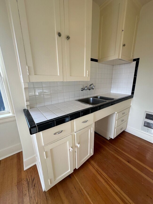 Interior Photo - Glen Eden Apartments