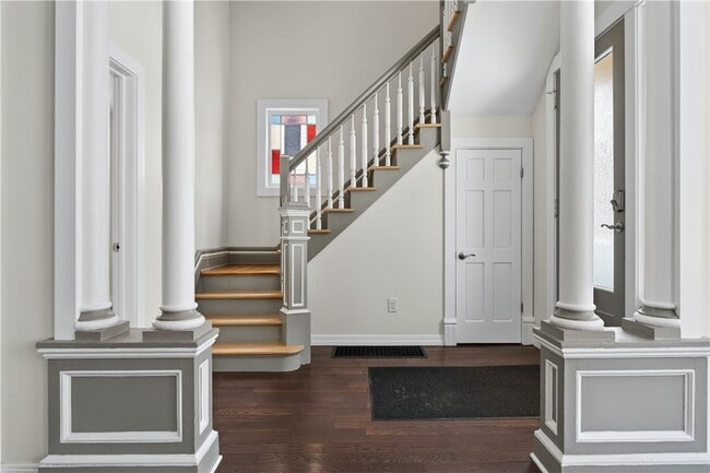 Building Photo - 38 Cedar St