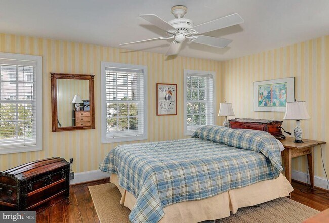 Building Photo - 315 Constitution Ave NE