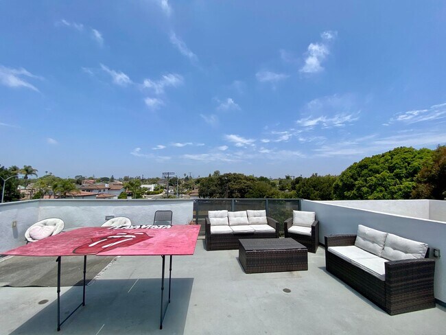 Building Photo - 6437 86th