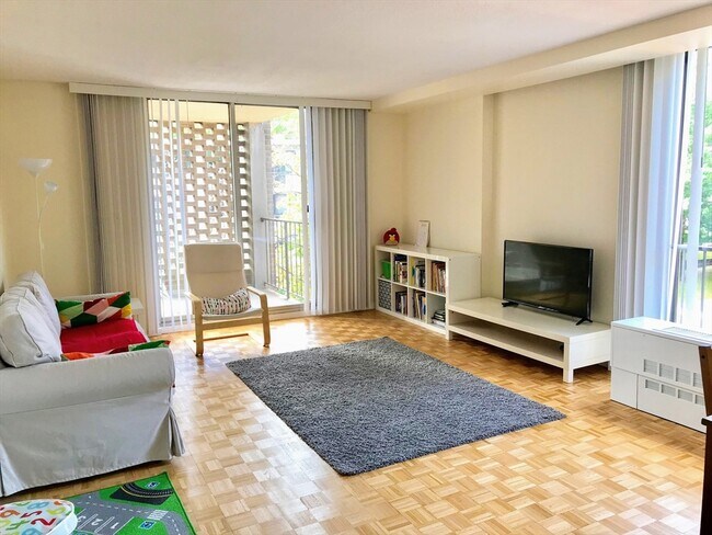 Building Photo - 44 Washington St