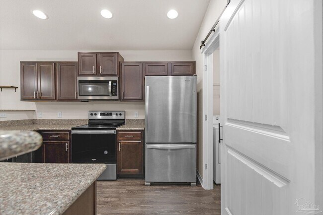 Building Photo - 4395 Thistle Pine Ct