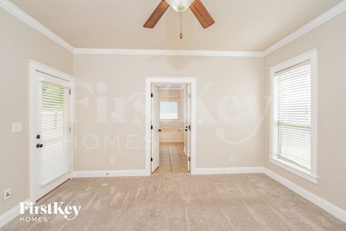 Building Photo - 6950 Meadow Ridge Dr