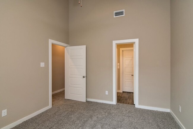 Building Photo - AVAILABLE NOW! GORGEOUS 3 BEDROOM FOUR PLEX LOCATED IN MIDLOTHIAN ISD!
