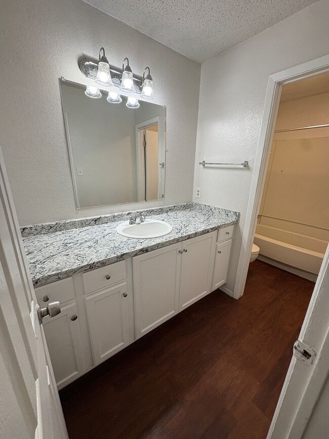 Building Photo - 806 Sirocco Dr