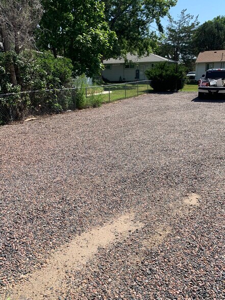 Oversized Parking - 2439 9th Ave