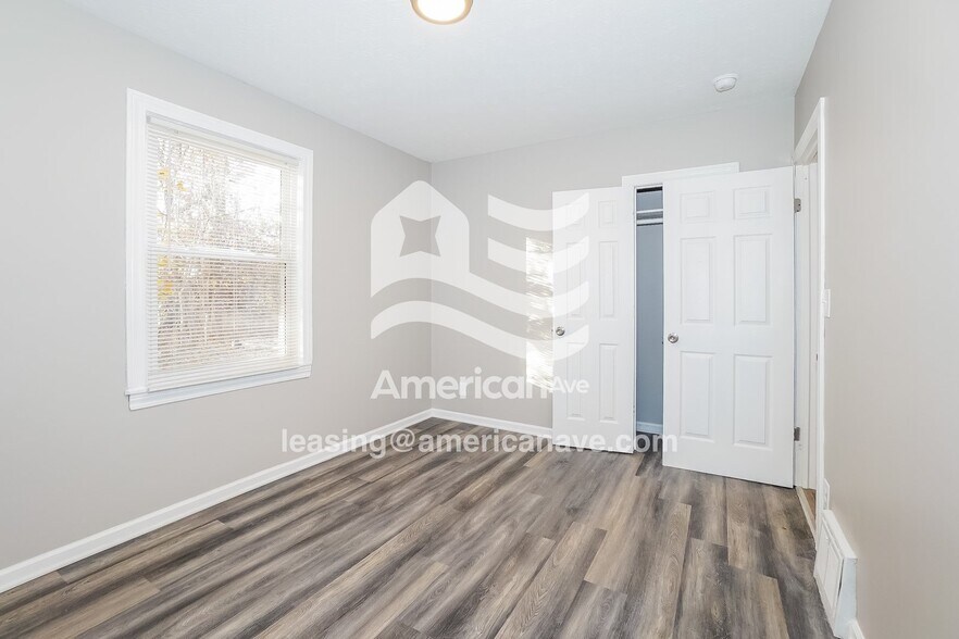 Building Photo - 12901 Kadel Ave