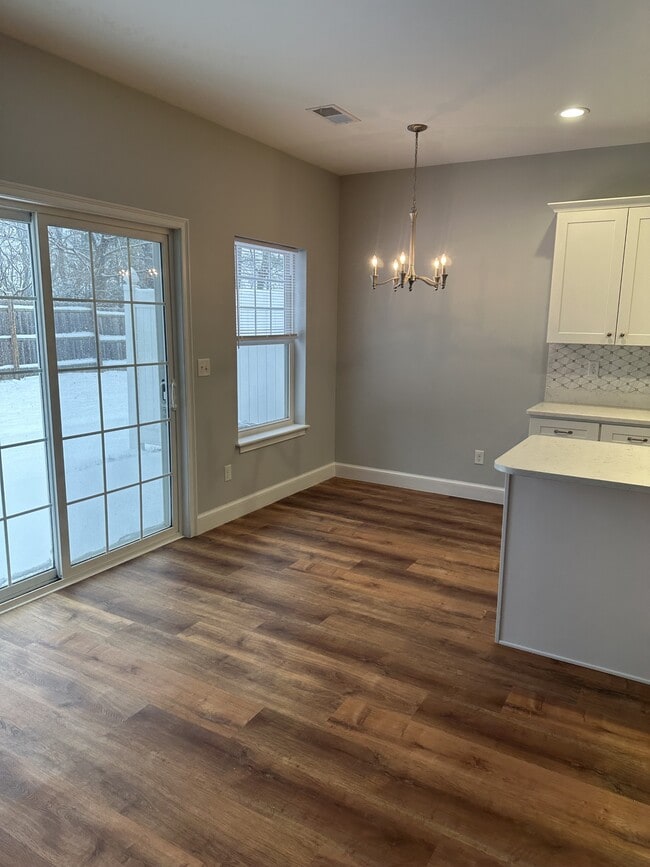 Building Photo - 2405 Rosa RoadRidge Manor Ct