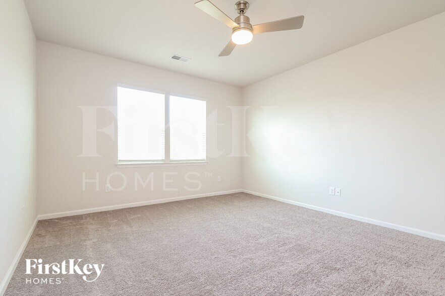 Building Photo - 612 Goldburn Wy