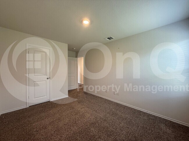 Building Photo - 3060 Stratford Wy