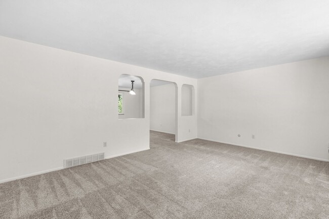 Building Photo - 3095 Heidelberg Dr