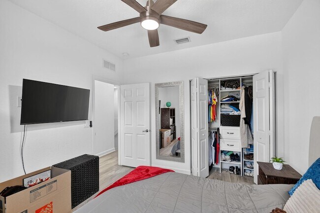 Building Photo - 10139 Wellington Parc Dr