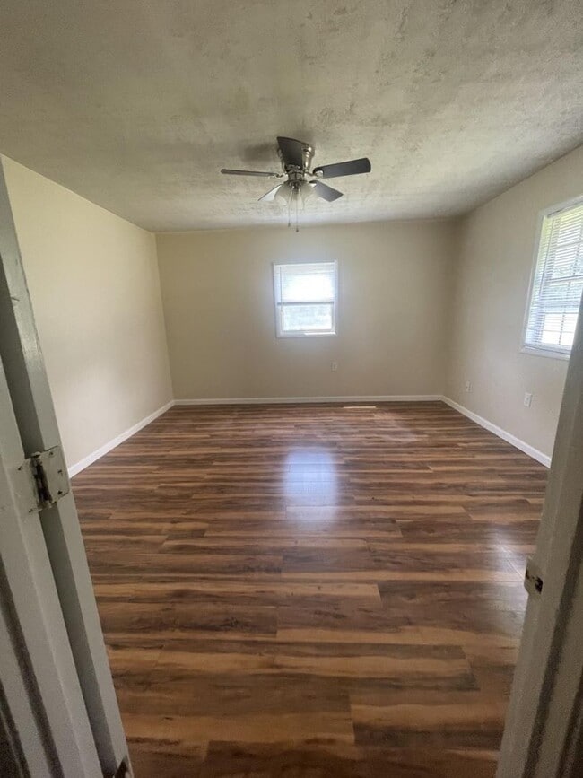 Building Photo - 26 SE 250th Rd