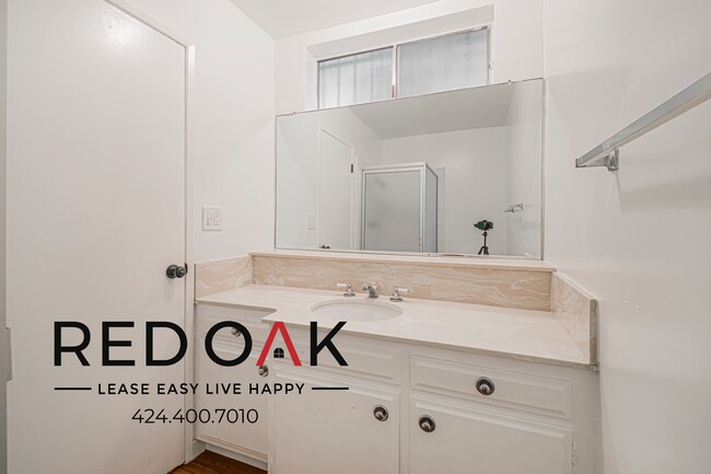 Building Photo - 463 S Maple Dr