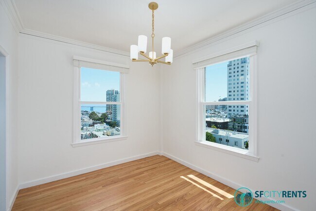 Building Photo - Russian Hill: Remodeled 9th Floor Apartmen...