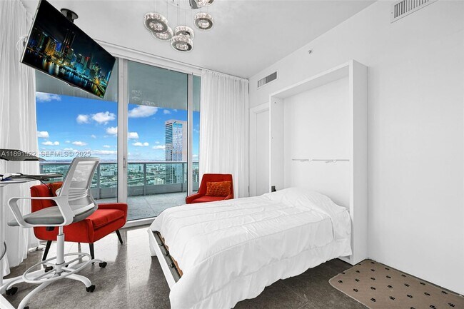 Building Photo - 900 Biscayne Blvd