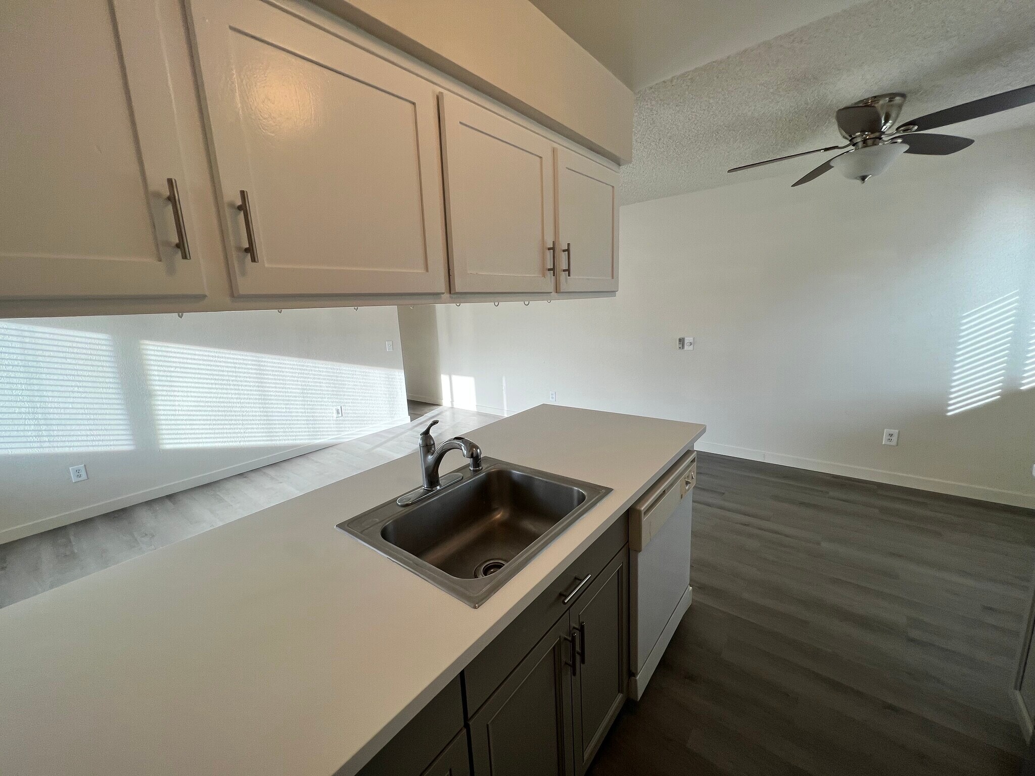 Building Photo - 72615 Edgehill Dr