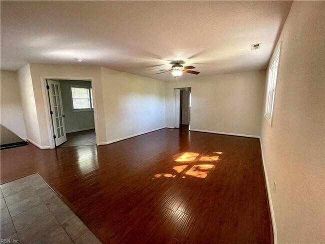 Building Photo - 1075 Kenya Ln
