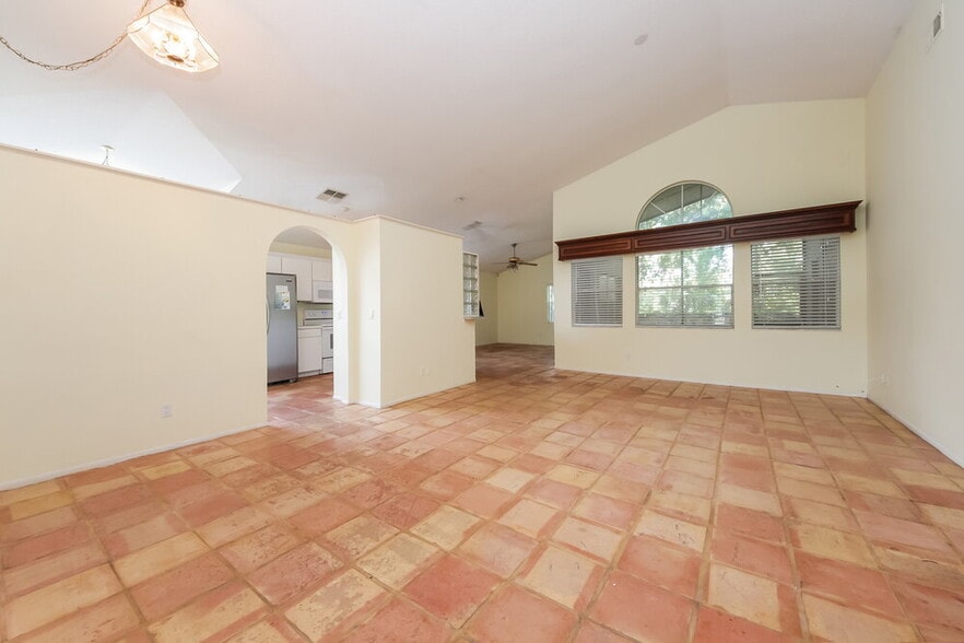 Building Photo - 539 Brightview Dr