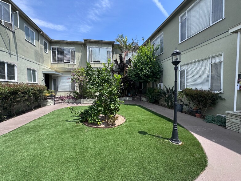 Building Photo - 1280 Laurel Ave