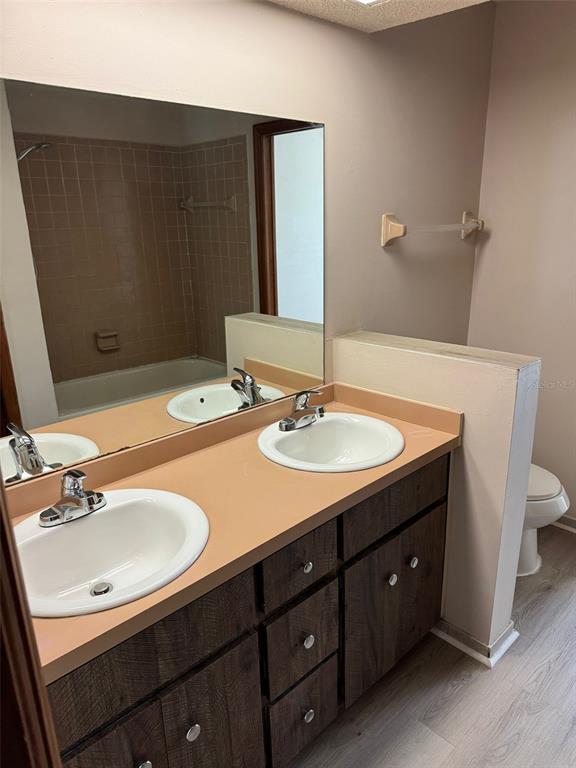 Building Photo - 8563 Pilgrim Ct