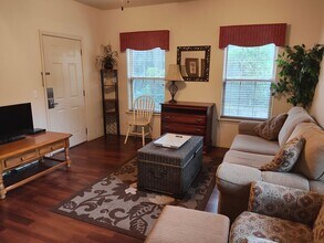 Building Photo - Furnished 1 bedroom 1 bath near Silver Dollar City Branson West, MO
