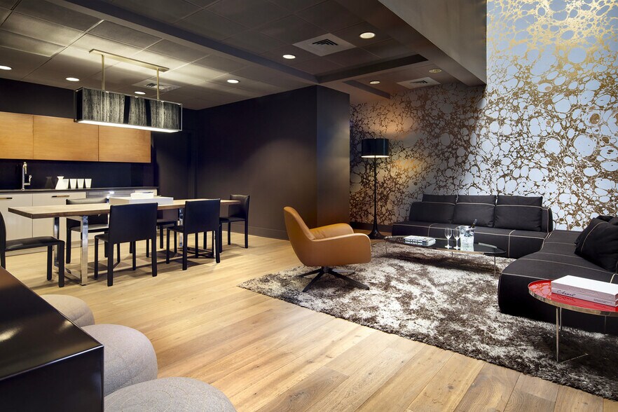 Building Photo - 535 W 23 St