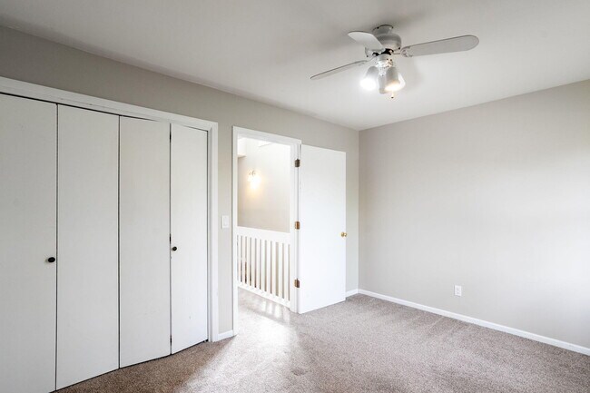 Building Photo - 2200 Bushnell Dr