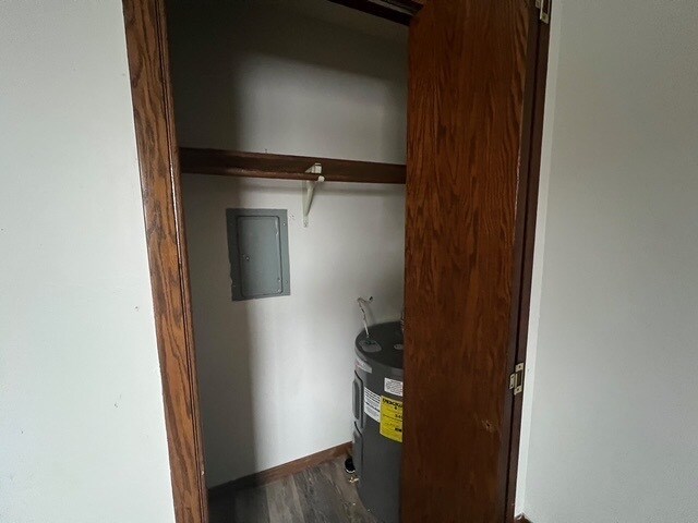 Building Photo - 909 Genrich St