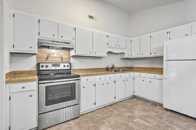 Building Photo - 104 Tweed Ct