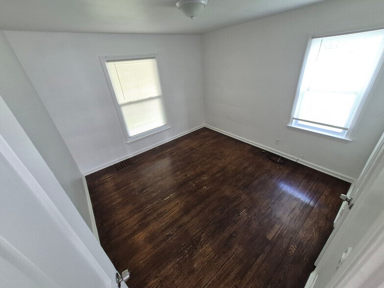 Building Photo - 2038 Copeman Blvd
