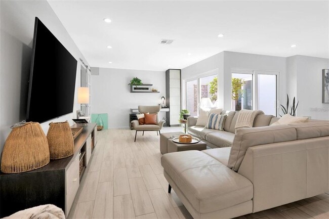 Building Photo - 3694 Glen Oaks Manor Dr