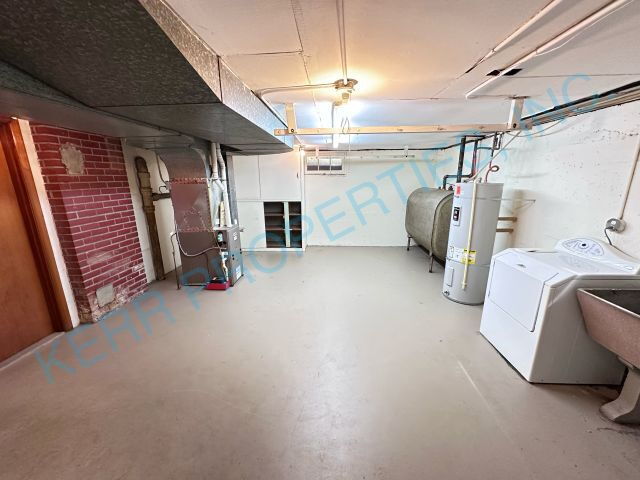 Building Photo - Charming 2-Bed Oasis with 1,111 Sq Ft of Comfort in Vibrant SE Portland!