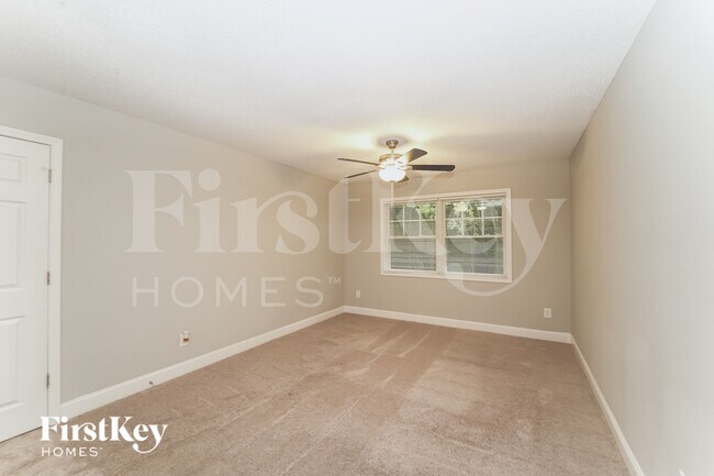 Building Photo - 2521 Skyland Dr
