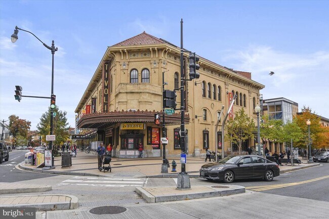 Building Photo - 1814 Park Rd NW