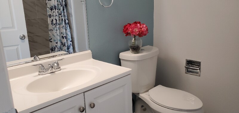 Building Photo - 1310 Firefly Cir