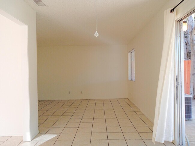 Building Photo - 33662 Whispering Palms Trail