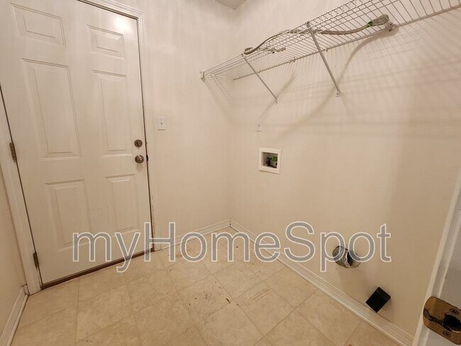 Building Photo - 2497 Redoubt Ave