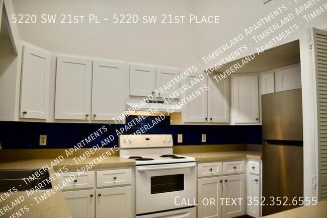 Building Photo - 5220 SW 21st Pl