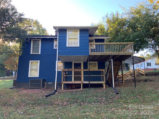 Building Photo - 403 Green St