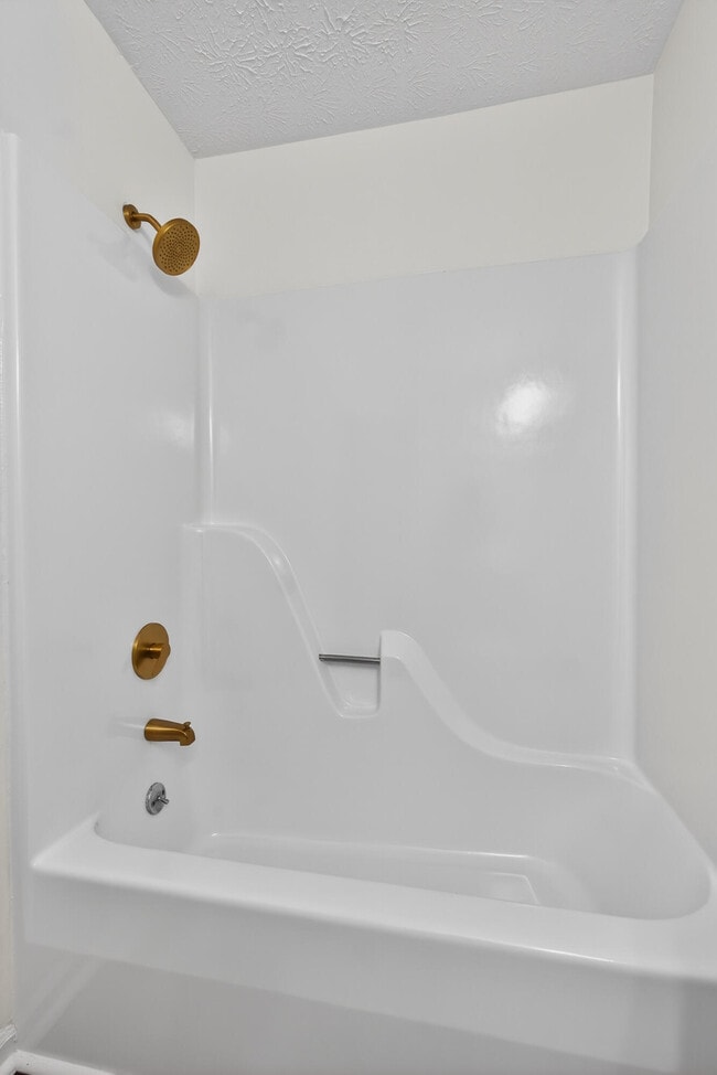 Building Photo - 433 Darby Creek Rd